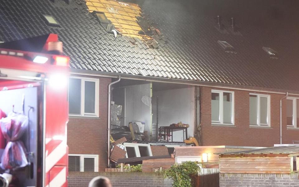 Explosie In Woning Meppel: Achtergevel Weggeblazen - Dagblad Van Het ...